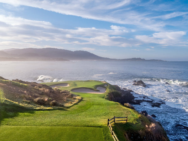 『pebble beach-seventh hole』ピーター・エレンショウ作 Pebble Beach - Seventh Hole by Peter Ellenshaw For Auction